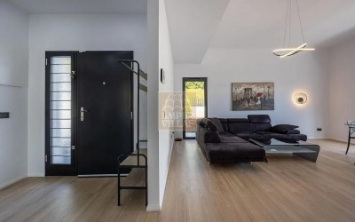 Preciosa villa moderna todo en una planta.